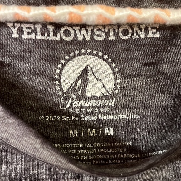 Yellowstone Dutton Ranch graphic t-shirt size Medium - Picture 3 of 4